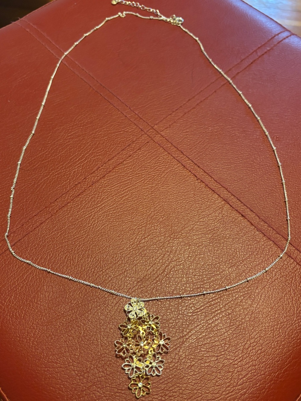 ✨Delicate Three-Tone Floral Pendant Necklace